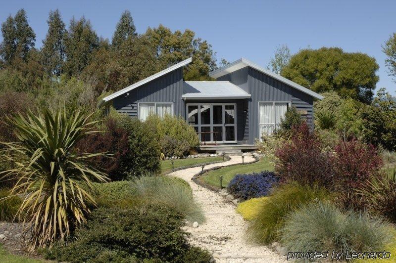 The Claremont Motel Martinborough Exterior photo