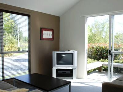 The Claremont Motel Martinborough Exterior photo